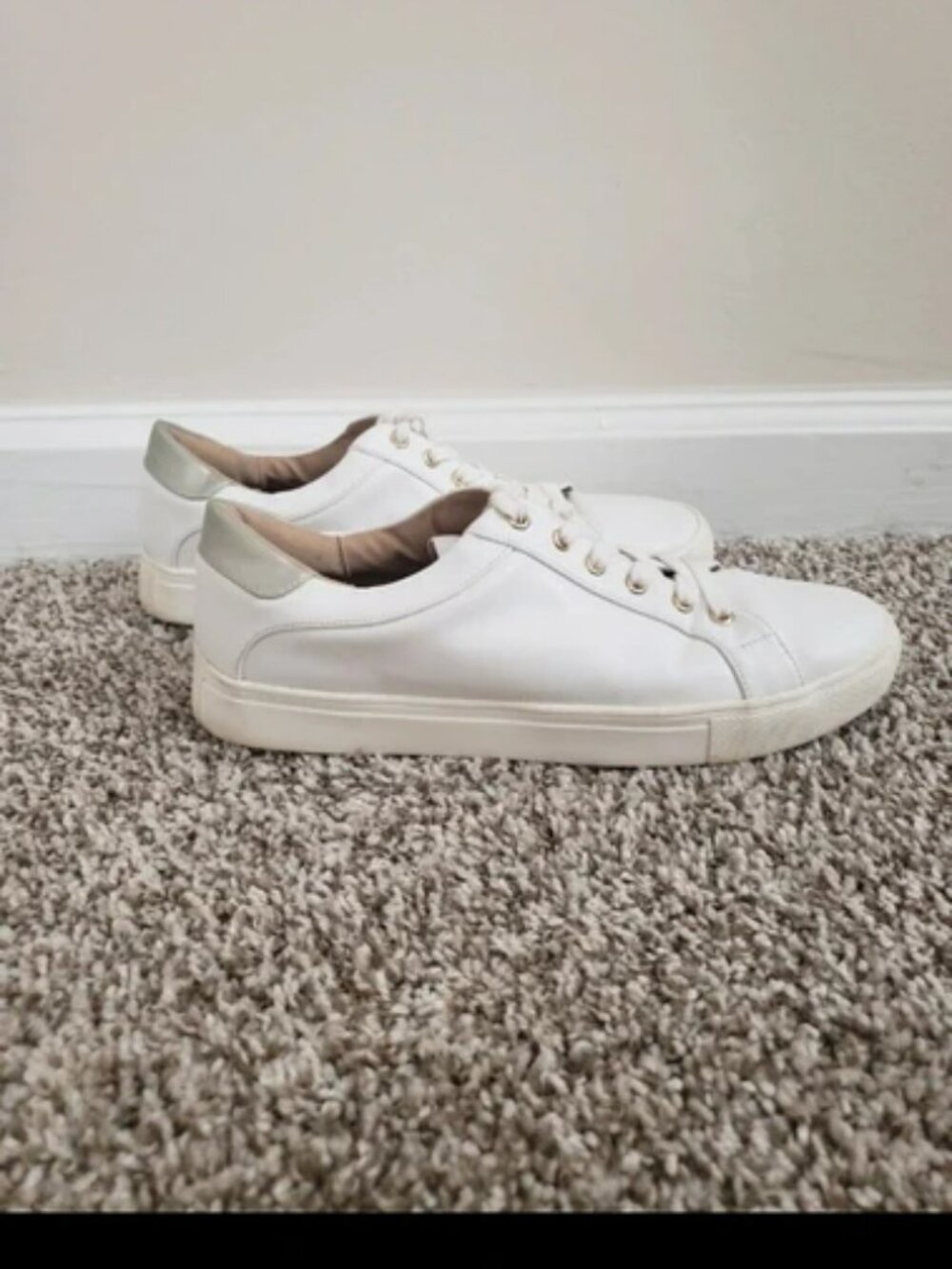 LOFT Size 8.5 Everyday Lace Up Sneakers